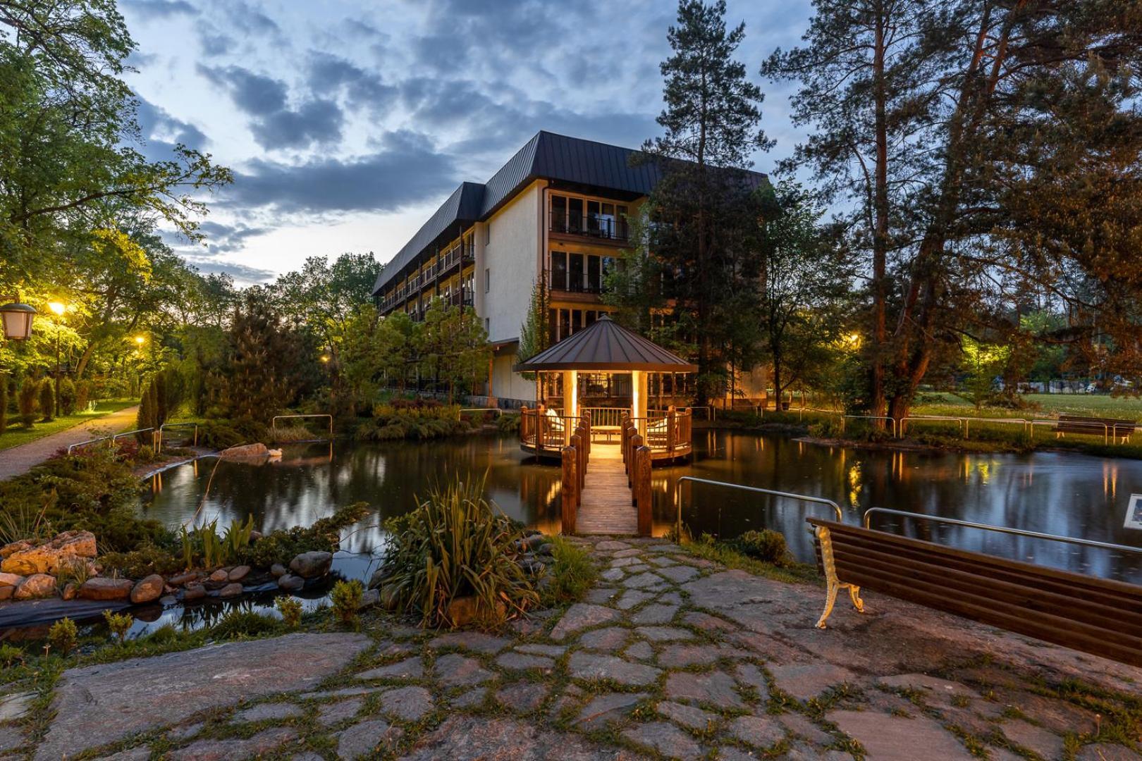 Парк-Готель "Золотий Пляж" Orlovshchina Exterior foto